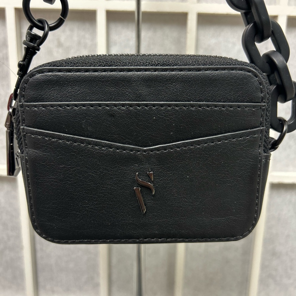 Simply Vera Vera Wang Vegan Black Chain Strap Mini Bag/Wristlet - Picture 2 of 5